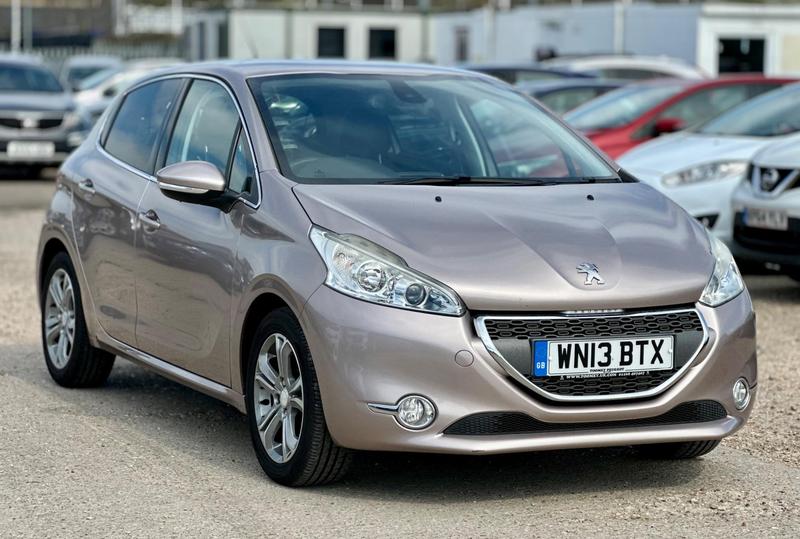 Peugeot 208 